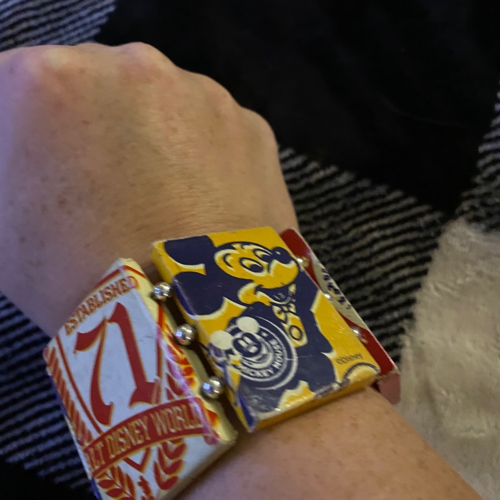 Rare 40th   Walt Disney World wooden bracelet - Picture 3 of 4